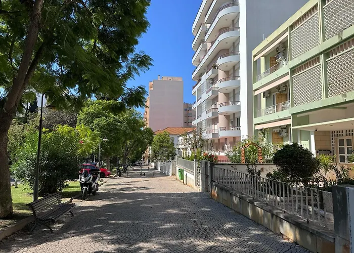 Greenth Avenue